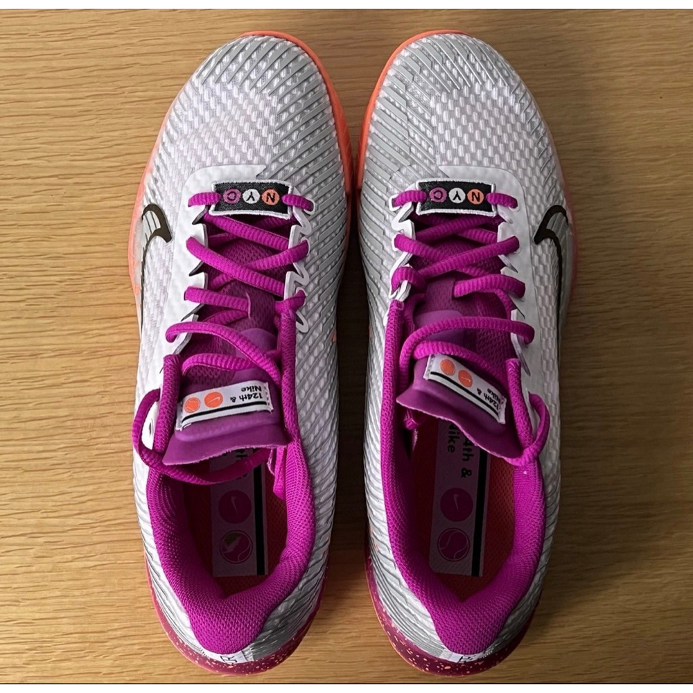 Nike Court Air Zoom Womens size 7 Vapor 11 HC Premium HC Tennis NYC FQ7266-500 - Picture 4 of 4